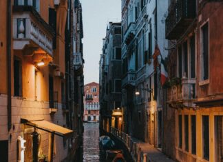 Narrow Boats For Sale: Discover Stunning Bargains and Hidden Gems